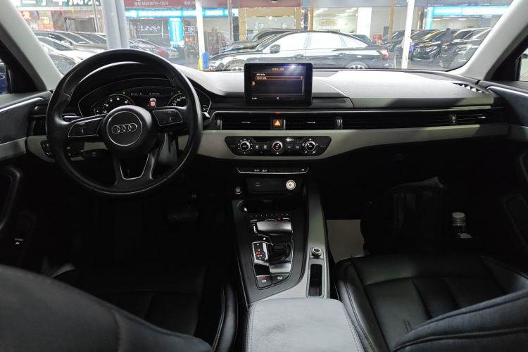 Used Audi A4L 2018 30th Anniversary Edition 30 TFSI Ambition Model
