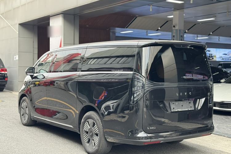 Used Geely Galaxy LEVC L380 2024 140-Degree 6-Seater All-Wheel-Drive Ultra