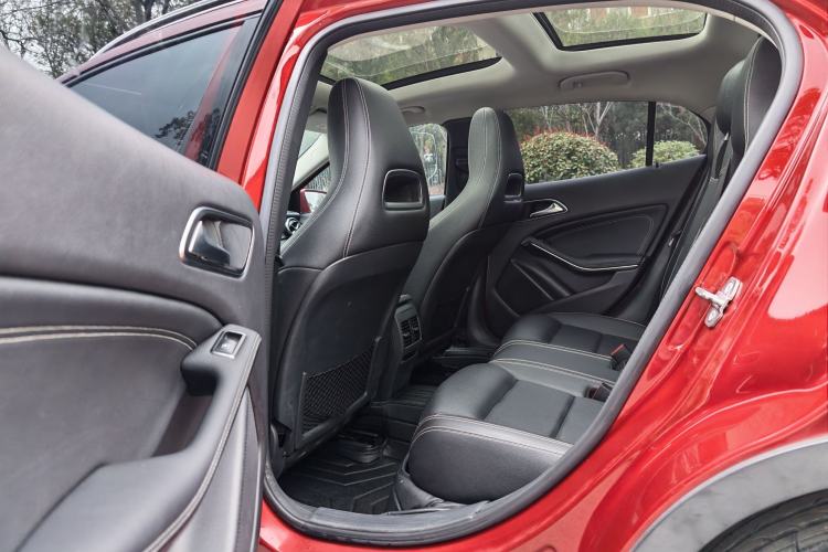 Used Mercedes-Benz GLA 2018 GLA 200 Sport Edition Interior 3