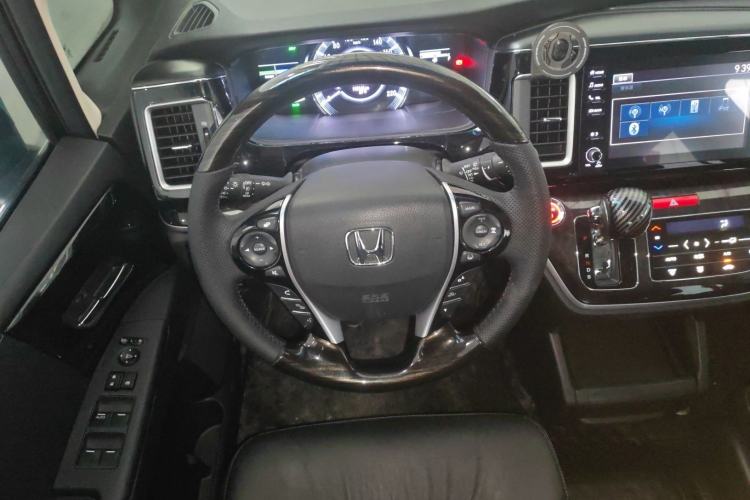 Used Honda Elysion 2019 2.0L Hybrid Luxury Edition Steering Wheel