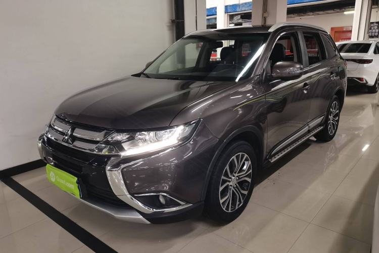 Used Mitsubishi Outlander 2017 2.0L Two-Wheel Drive Glory Edition 5 Seats