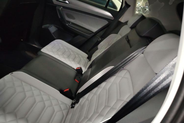 Used Volkswagen Tayron 2024 330TSI Two-Wheel Drive R-Line High-Energy Version Left Rear Seat