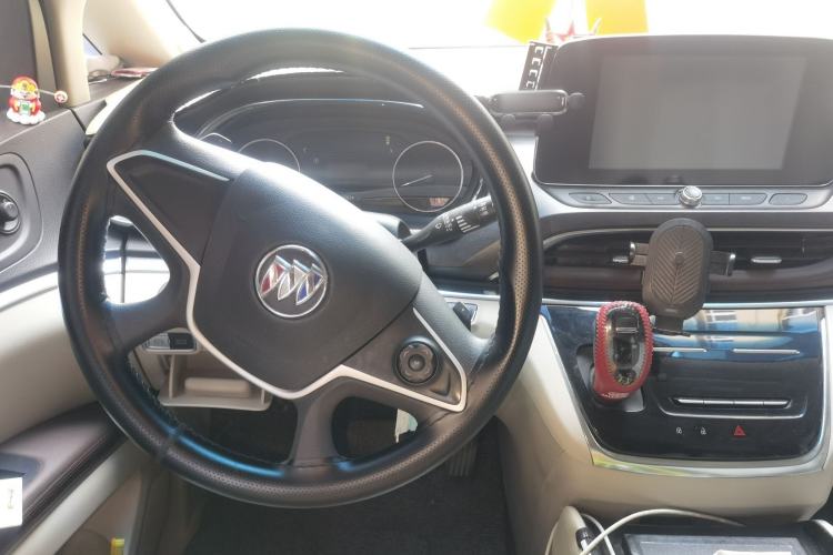 Used Buick GL8 2023 Land Executive Class Comfort Model