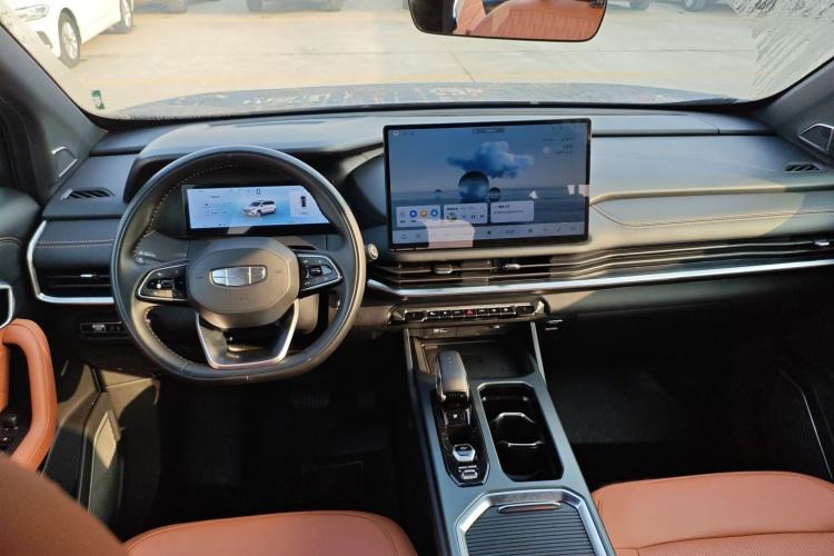 Used Geely Auto Haoyue L 2023 2.0T DCT Flagship Version Interior 2