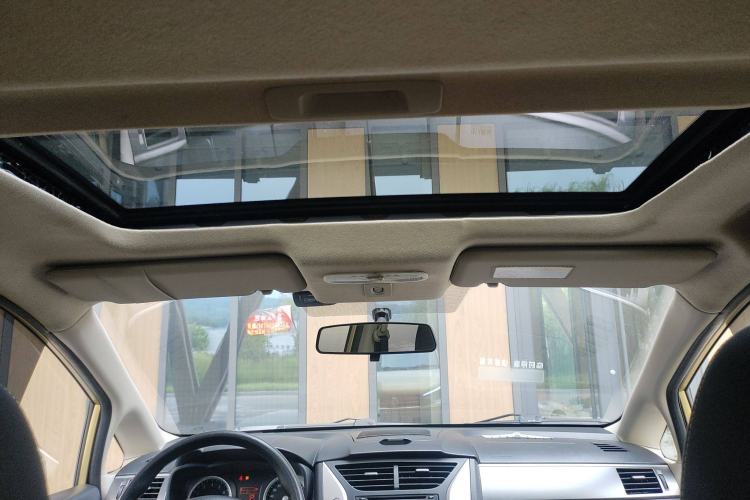 Used Venucia R50X 2013 1.6L Automatic Model