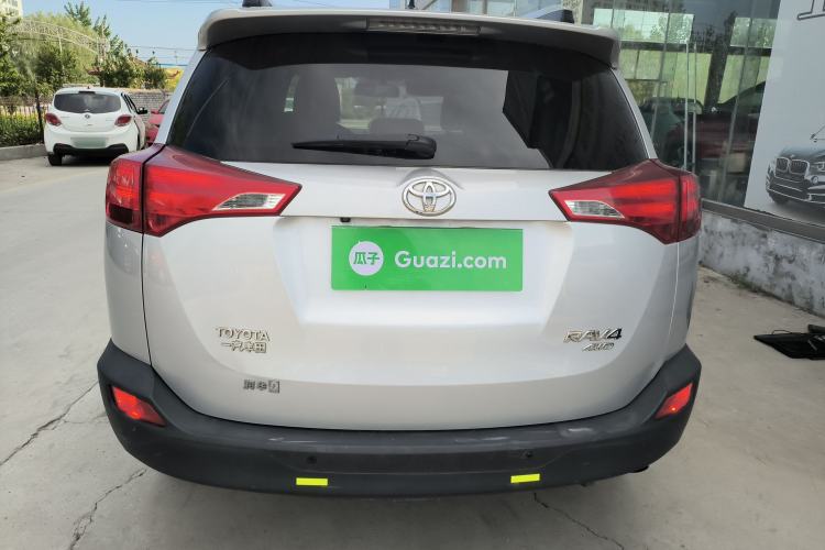 Used Toyota RAV4 2013 2.0L CVT Four-Wheel Drive Fashion Edition Rear