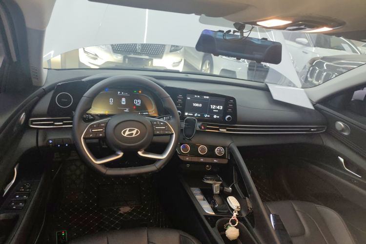 Used Hyundai Elantra 2023 1.5L CVT GLX Elite Edition Steering Wheel