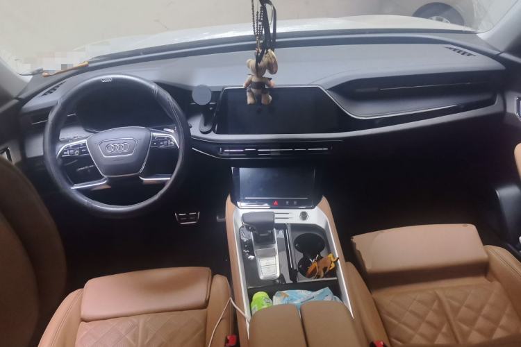 Used Audi Q6 2023 40 TFSI quattro Guanyun Edition Light Yulin Package Center Console