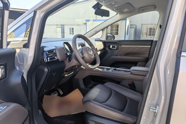 Used Wuling Wuling Starlight 730 2025 Model Plug-in Hybrid 125km Luxury Edition