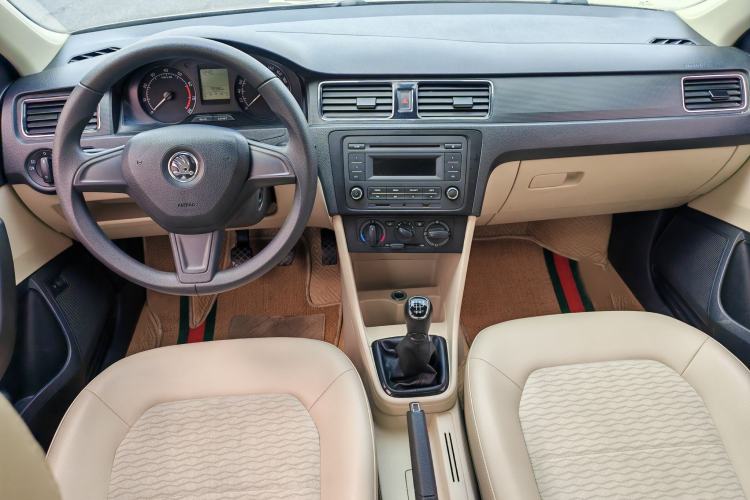 Used Skoda Rapid 2015 1.6L Manual Smart Selection Model
