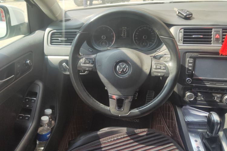 Used Volkswagen Sagitar 2012 1.4TSI Automatic Luxury Edition
