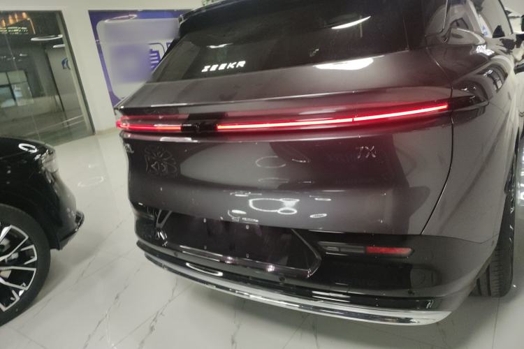 Used Zeekr 7X 2025 75 kWh Rear-Wheel Drive Intelligent Driving Version
