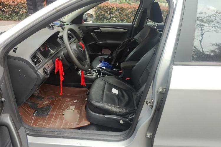 Used Volkswagen Lavida 2013 Revised Classic 1.6L Automatic Fashion Edition