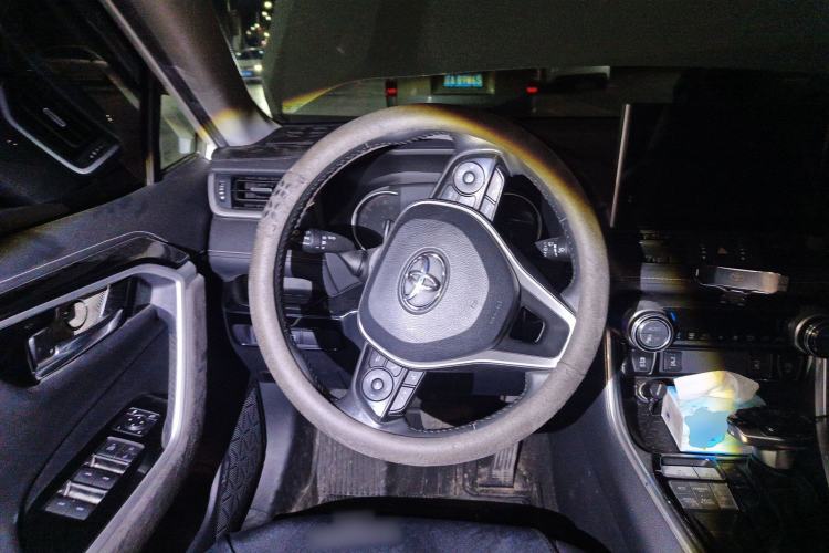 Used Toyota RAV4 2021 2.0L CVT 4x4 Style PLUS Edition Steering Wheel