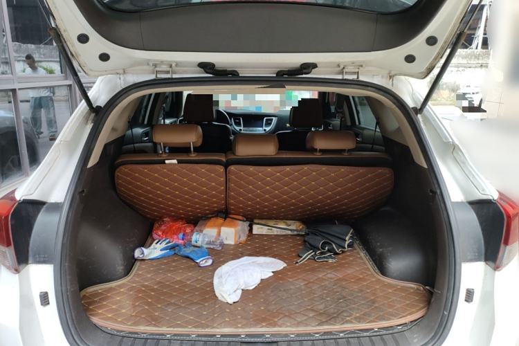 Used Hyundai Tucson 2015 1.6T Dual-Clutch Two-Wheel-Drive Smart Model Trunk