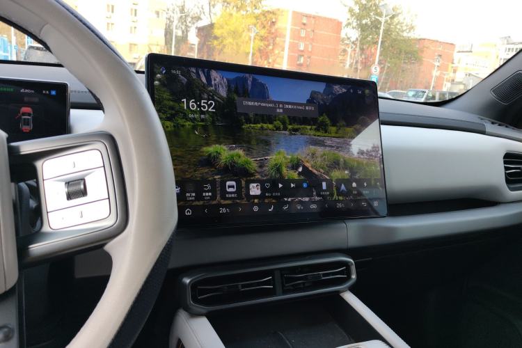 Used Formula Leopard Titanium 3 2025 501 km All-Wheel Drive Intelligent Driving Max Edition Audio And AC Panel