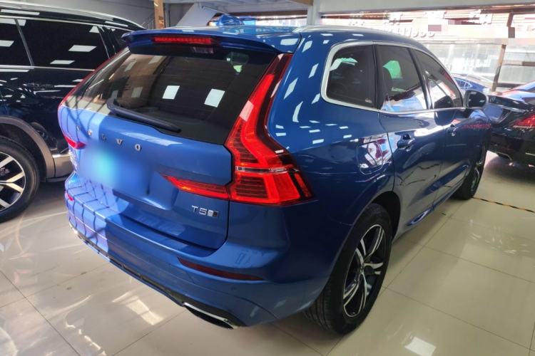 Used Volvo XC60 2018 T5 4x4 Smart & Sporty Edition Rear Right 45 Deg