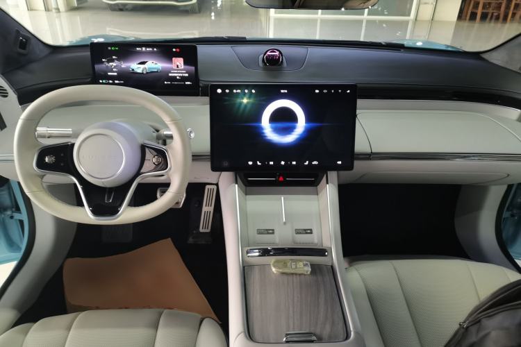 Used Hima Luxeed S7 2025 785 km Ultra