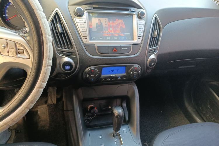 Used Hyundai ix35 2015 2.0L Automatic 2WD Smart Version China V Standard
