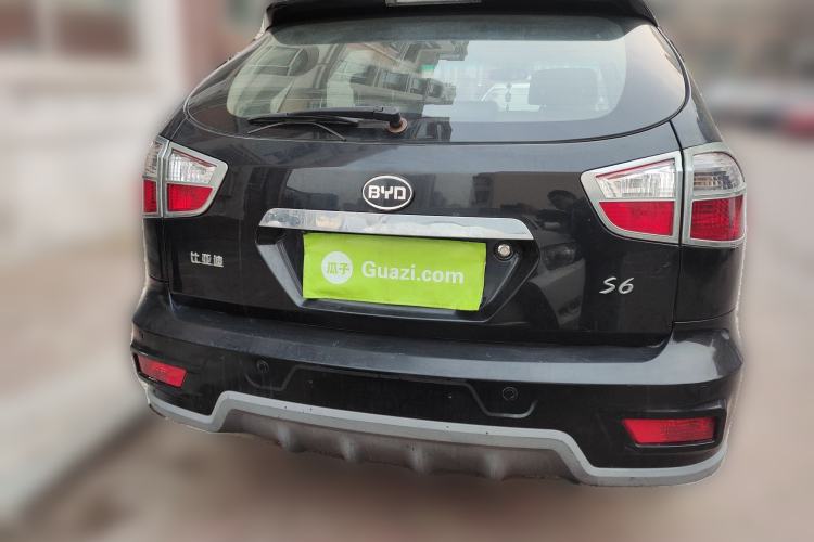 Used BYD S6 2011 2.4L Automatic Luxury Edition