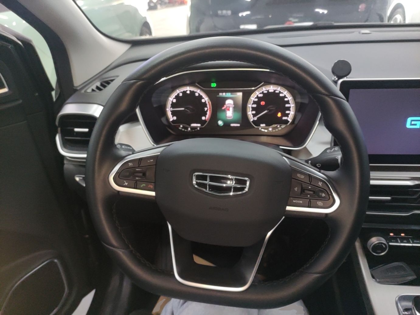Geely Auto Coolray 2023 1.5T DCT Platinum Edition — снимка 20