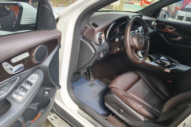 Used Mercedes-Benz GLC 2017 GLC 260 4MATIC Dynamic Edition Driver Seat