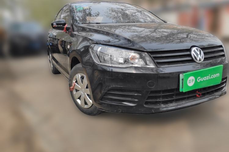 Used Volkswagen Jetta 2015 Zhuihui Edition 1.4L Manual Fashion Model Front Right 45 Deg