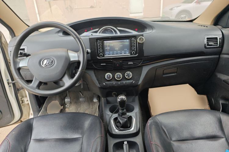 Used Lifan Auto Letu 2015 1.2L Comfort Model Center Console