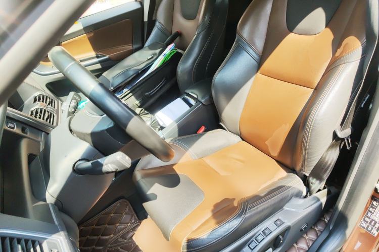 Used Volvo XC60 2017 T5 AWD Smart Range Edition Left Front Seat