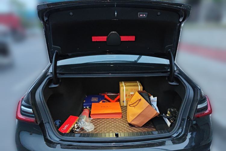 Used BMW 7 Series 2021 740Li Leading Edition Luxury Package Trunk