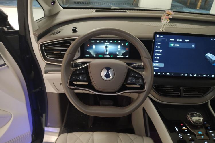 Used Denza D9 2022 DM-i 970 Four-Wheel Drive Flagship Model
