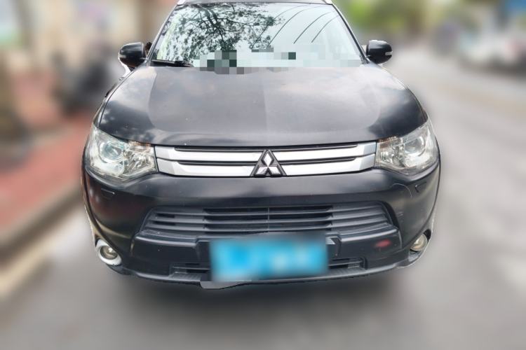 Used Mitsubishi Outlander 2014 2.4L 4x4 Deluxe Value Edition 5 Seats
