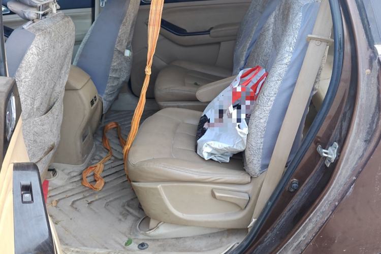 Used Baojun 730 2014 1.5L manual Comfort version 7 seats