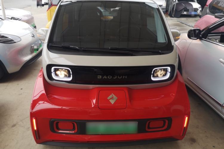 Used Baojun KiWi EV 2021 Artist Model Ternary Lithium Front