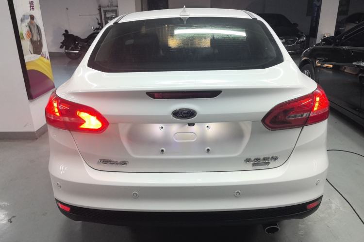 Used Ford Focus 2018 Sedan Classic EcoBoost 180 Automatic Elite Model
