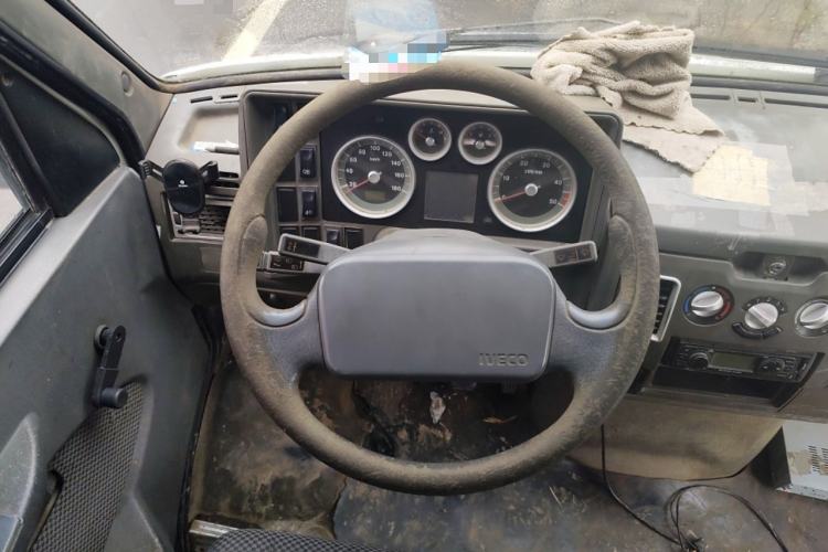 Used Iveco Daily 2009 2.5T-A35 7-Seater
