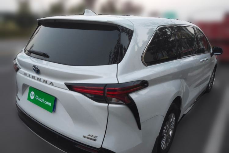 Used Toyota Sienna 2021 2.5L Hybrid Luxury Edition