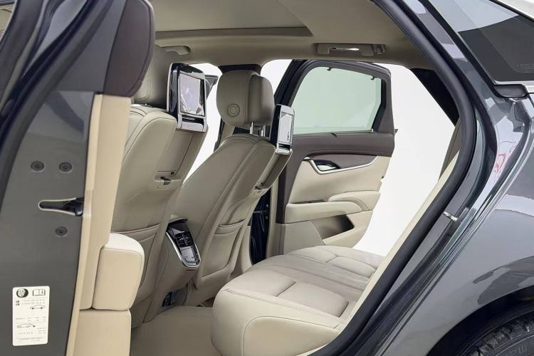 Used Cadillac XTS 2013 28T Leading Model
