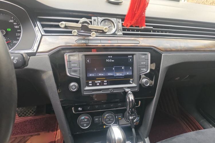 Used Volkswagen Magotan 2017 330TSI DSG Luxury Model
