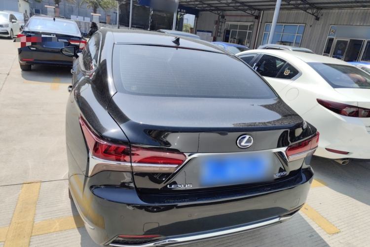 Used Lexus LS 2018 500h Excellence Edition China VI standard
