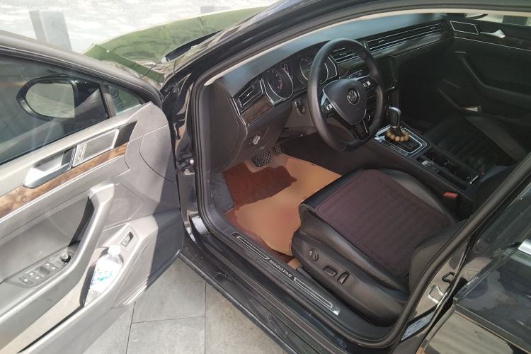 Used Volkswagen Magotan 2019 330TSI DSG Luxury Version China VI Standard Driver Seat