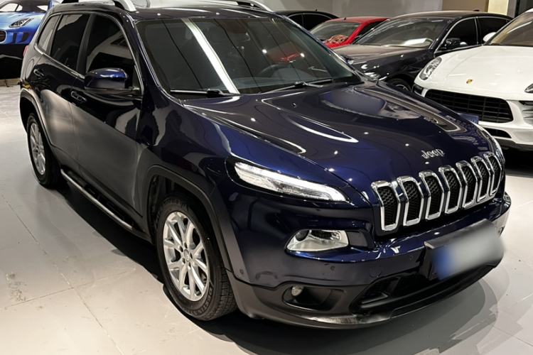 Used Jeep Cherokee 2016 2.4L Leading Edition
