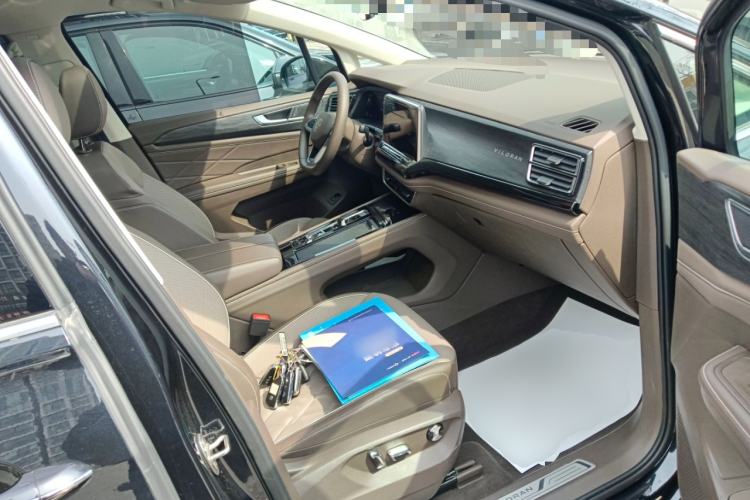 Used Volkswagen Viloran 2024 380TSI Premium Edition Right Front Seat