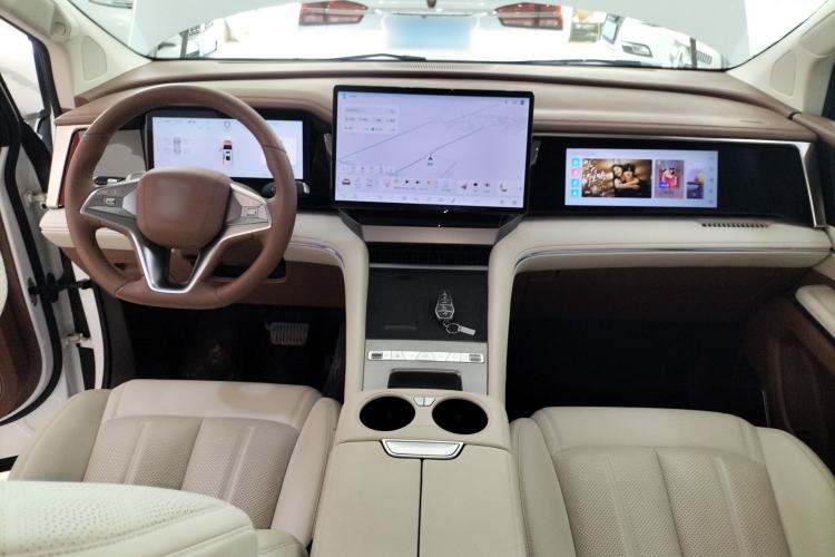 Used BYD Xia 2025 DM-i 1.5T 180km Excellence Model Center Console