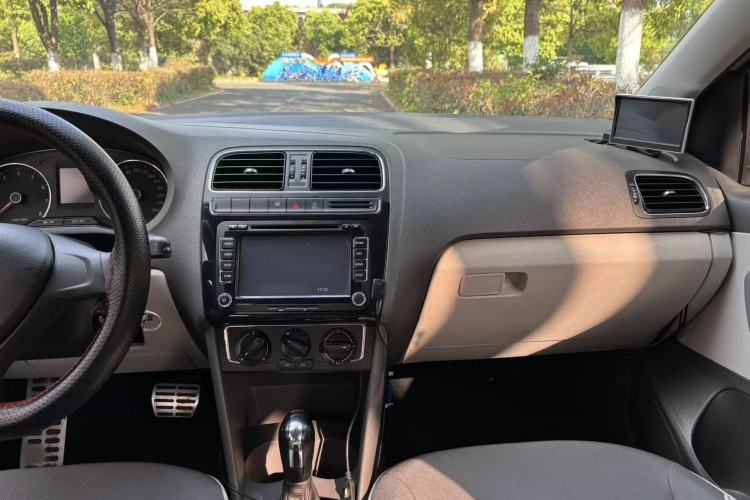 Used Volkswagen Polo 2014 1.6L Automatic Comfort Edition
