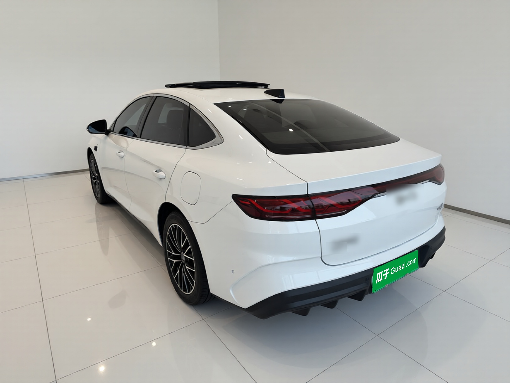 BYD Qin L 2025 DM-i Smart Drive 120KM Excellence Model — снимка 4