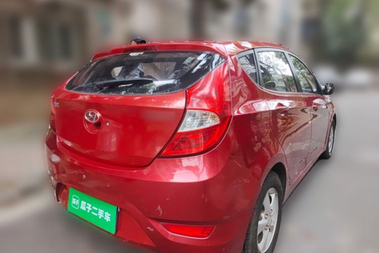 Used Hyundai Verna (older generation) 2011 Hatchback 1.4L Automatic Fashion GT Rear Right 45 Deg