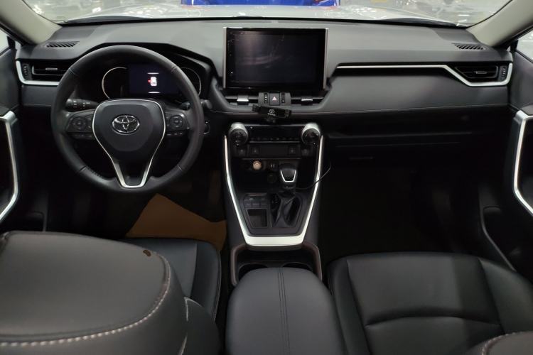 Used Toyota RAV4 2022 2.0L CVT Two-Wheel Drive Fashion Plus Edition Center Console