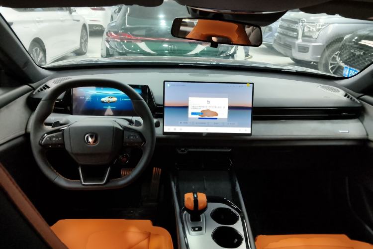 Used Changan UNI-V 2025 Model Third-Generation 2.0T Dynamic Edition