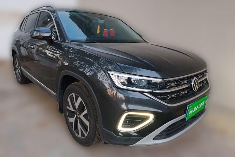 Used Volkswagen Tayron 2024 330TSI Two-Wheel Drive Luxury Plus Advanced Version Front Right 45 Deg